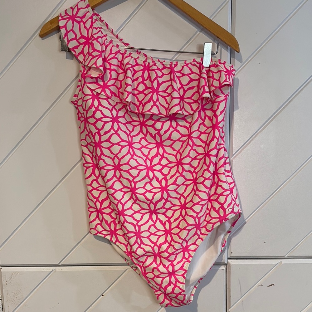Vineyard Vines ladies large Pink and White One-Shoulder  Swimsuit